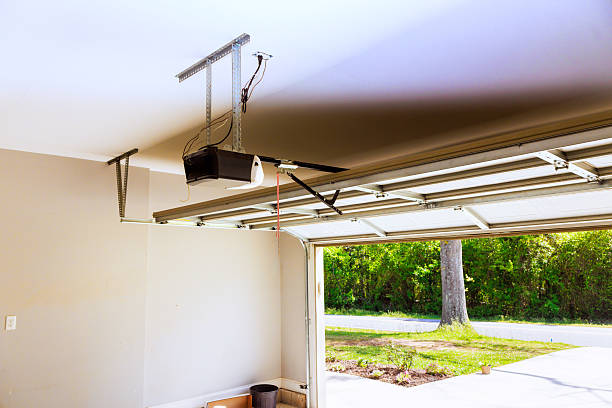 Top rated local Garage Door Panel Replacement specialists in Hokes Bluff, AL